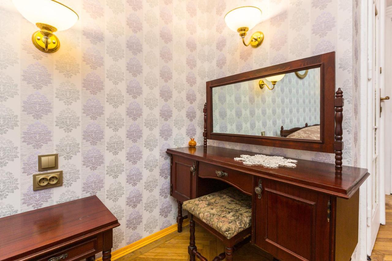 Mover Retro Apartment Liov Exterior foto