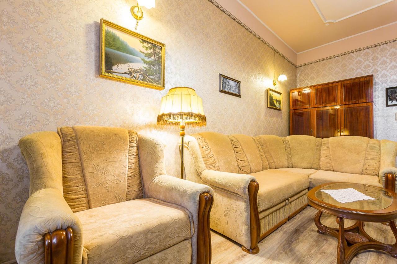 Mover Retro Apartment Liov Exterior foto