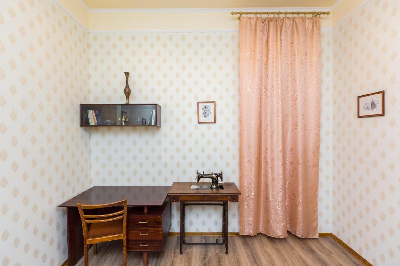 Mover Retro Apartment Liov Exterior foto